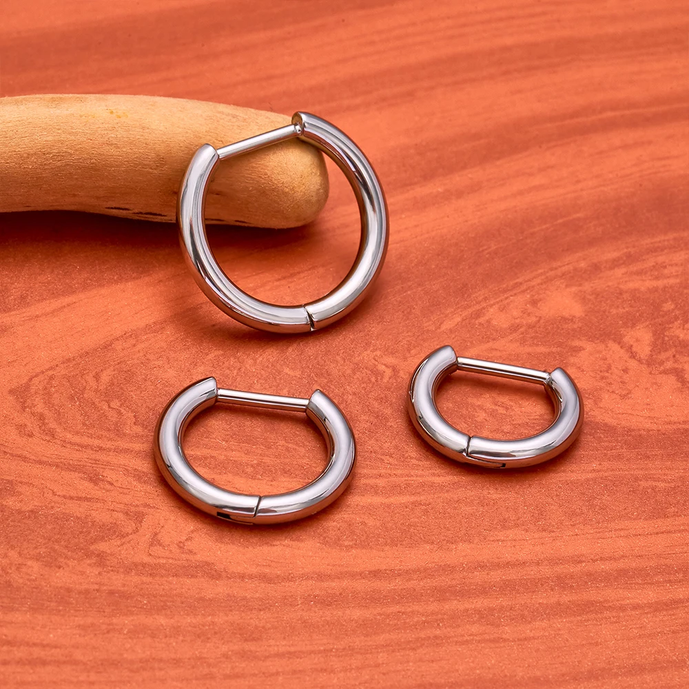 G23 Titanium Piercing 18G D Shape Segment Ring Clicker - Image 5